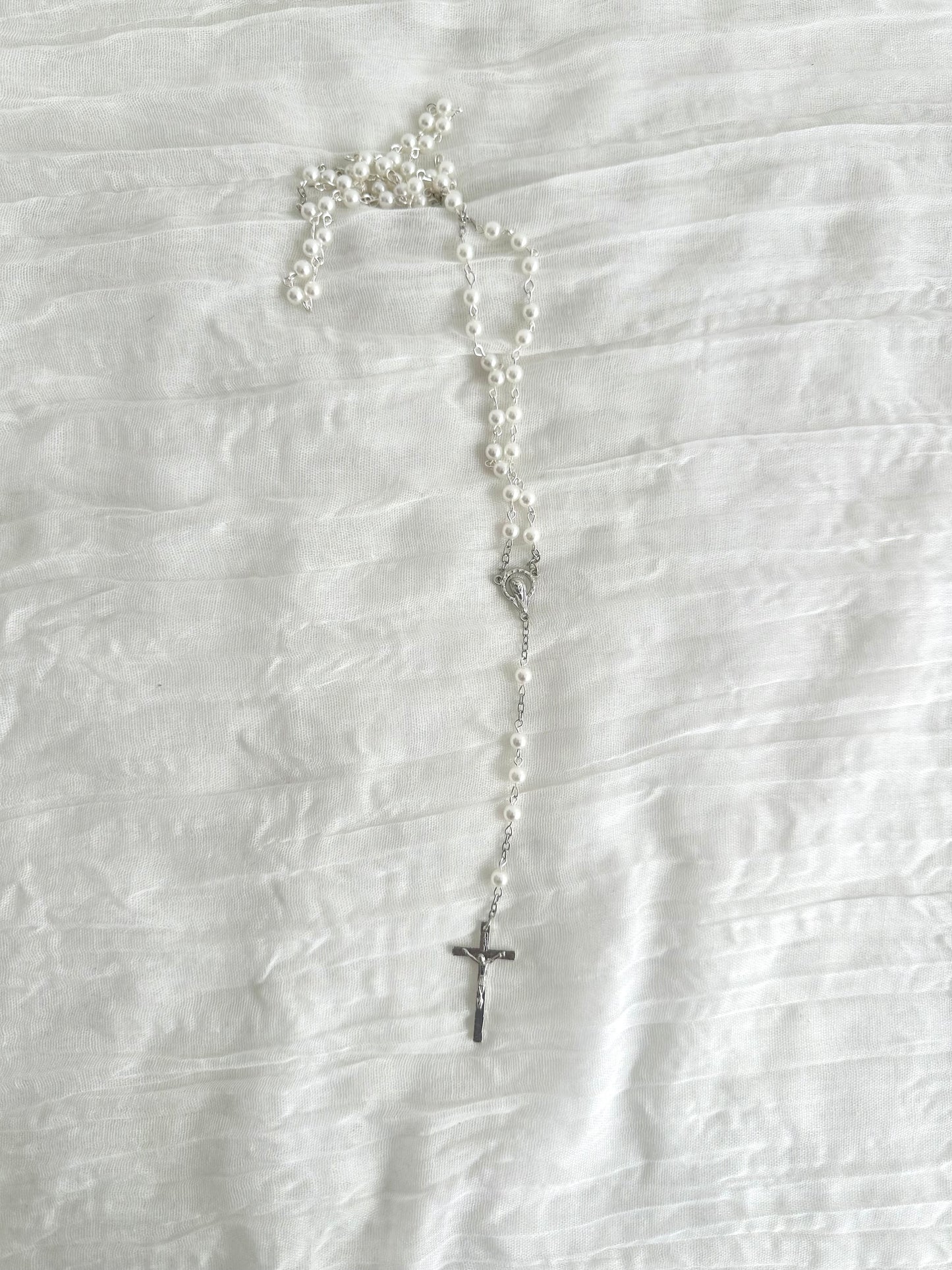 Round Pearl Rosary w/ Silver Hardware