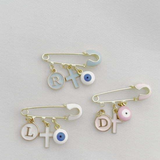 With the Coloured Baby Evil Eye Pin (set in Gold and with Gold pin) you can ensure your little one is always protected, no matter where you go.
