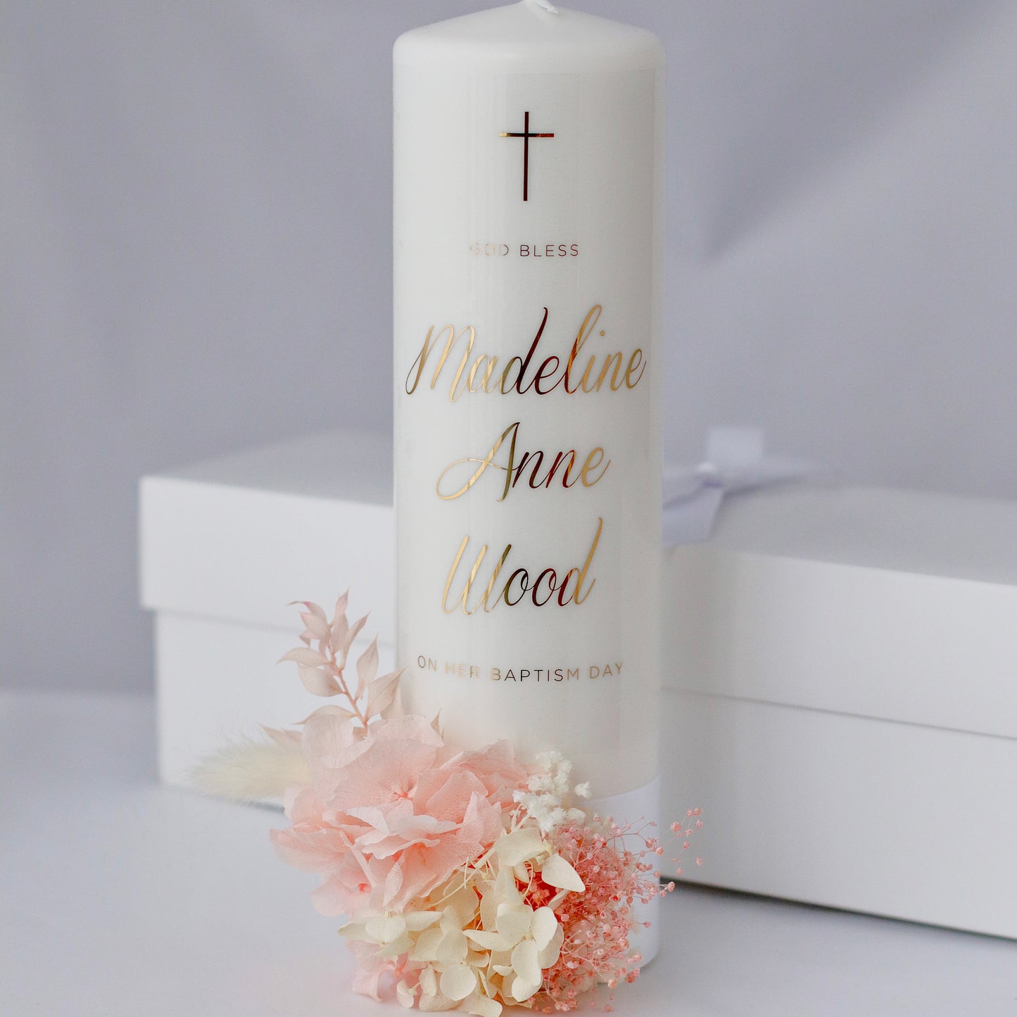 Preserved Floral Candle - The candle comes with an optional personalised display box, made to match the candle.
